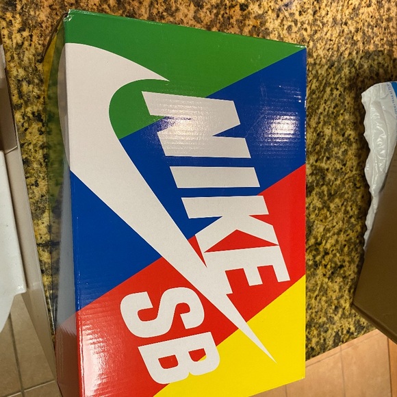 2020 Limited Edition Grateful Dead x Nike, size 11 - Picture 2 of 3